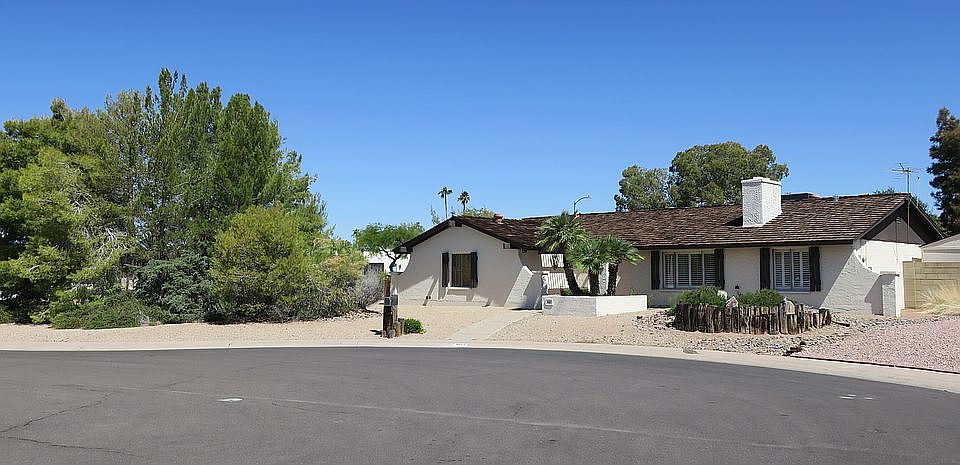 1st image of 902 E Country Gables Dr