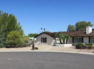 902 E Country Gables Dr, Phoenix, AZ 85022