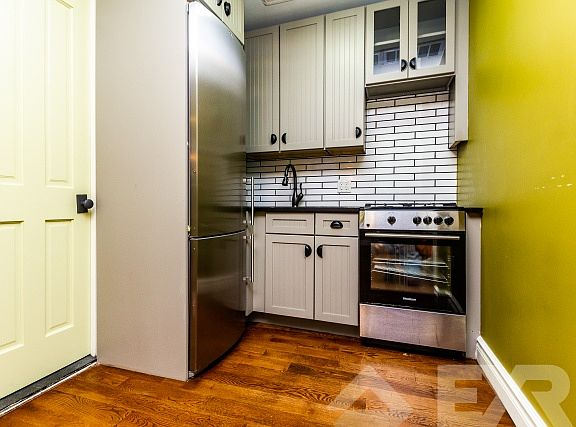 4th image of 236 Meserole St #F4f