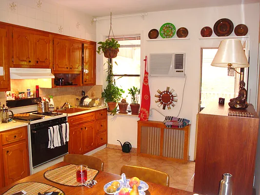 Rented by Carroll Gardens Realty | media 19