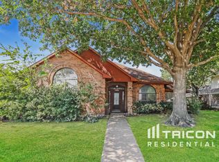 2117 Rolling Oak Ln, Garland, TX 75044