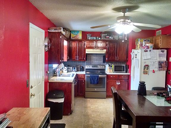 Kitchen, SS stove & dishwash
