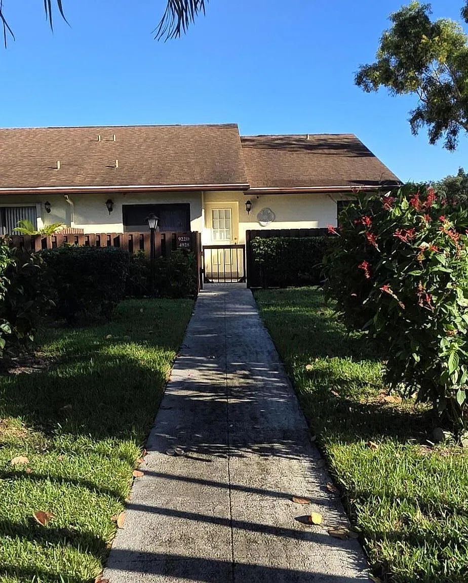 2 bed, 2.0 bath, 1370 sqft, $2,400 — Photo 1