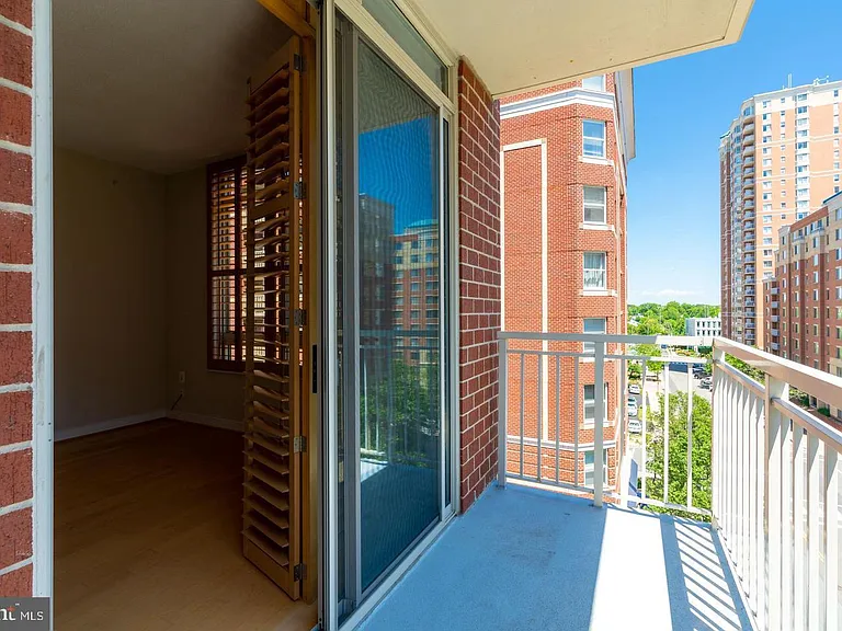 820 N Pollard St #511 — Photo 29