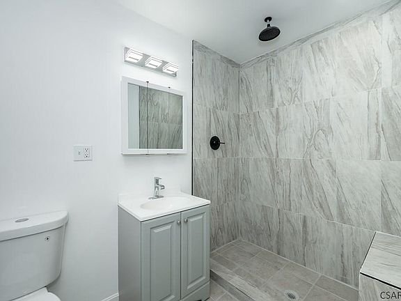 5th image of 215 Franklin St Unit 302