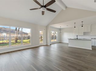 112 Bexar St, Mabank, TX 75147