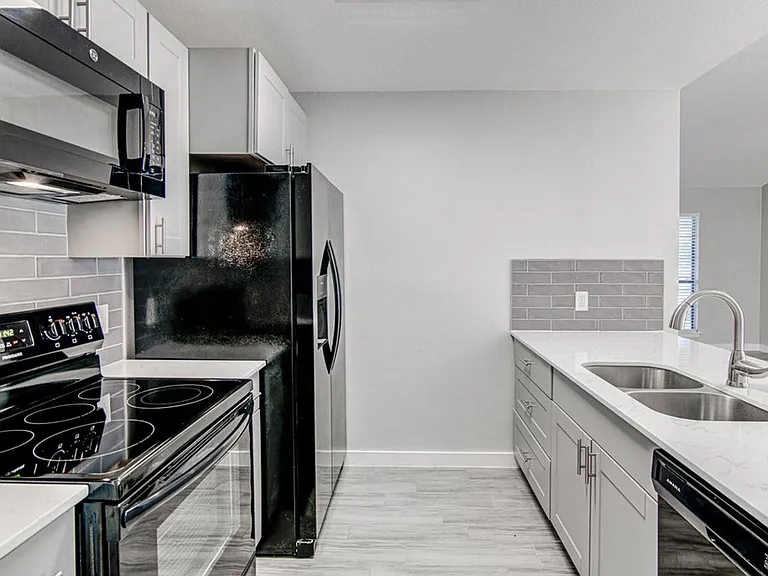 1603 Dale Cv — Photo 10