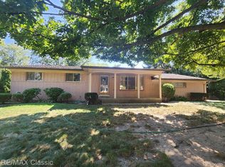 52900 Heatherway Dr, Shelby Township, MI