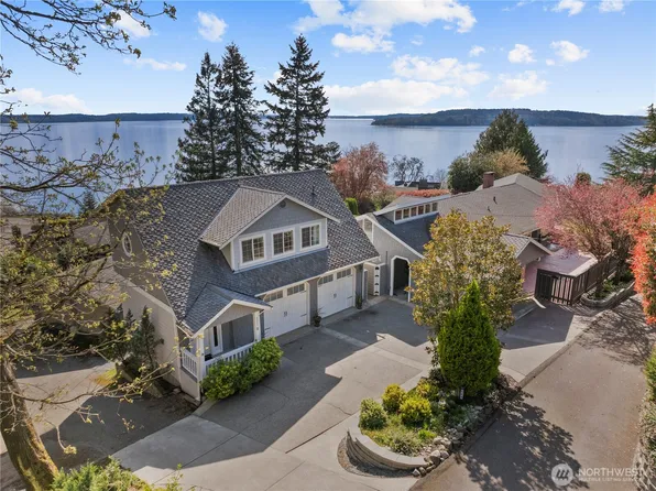 111 S 214th Street, Normandy Park, WA 98166