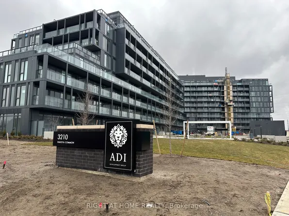 3200 Dakota Cmn, Burlington, ON