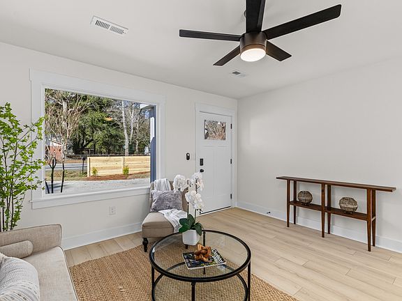 5th image of 1655 Brownswood Rd