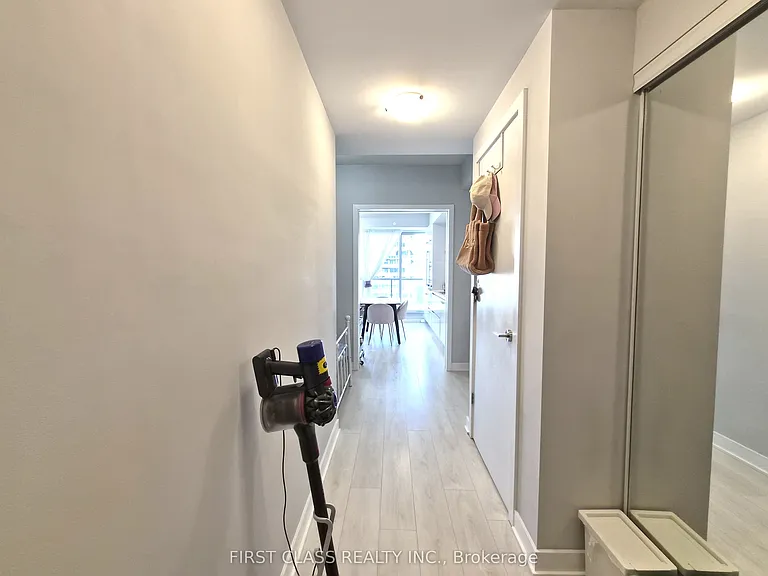 2221 Yonge St #1501 — Photo 2