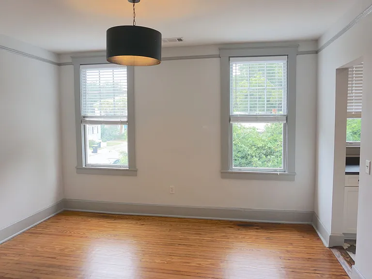 2411 Habersham Melrose — Photo 5