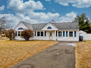 56 Elvree St, Manchester, CT 06042