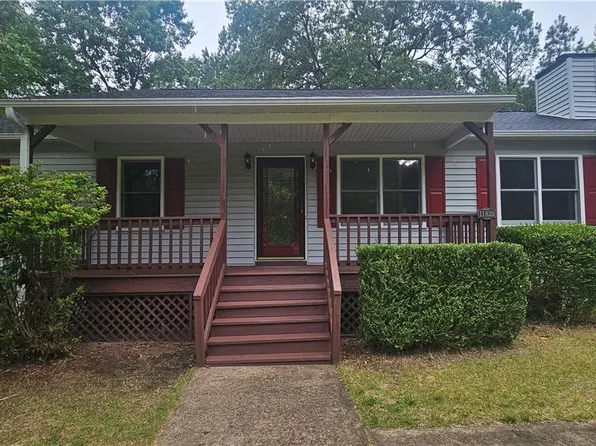 11820 Coach Dr, Petersburg, VA 23805