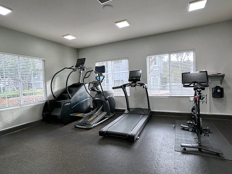 Creek View Condominiums — Photo 46