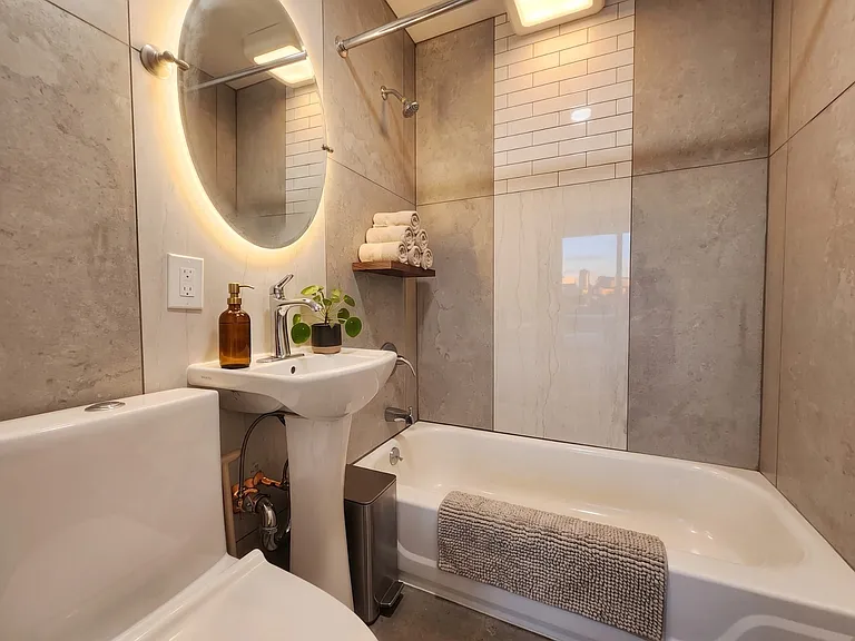 17 Van Buren St #1R — Photo 7