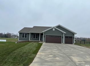 2118 Ridgefield Dr, Port Byron, IL 61275