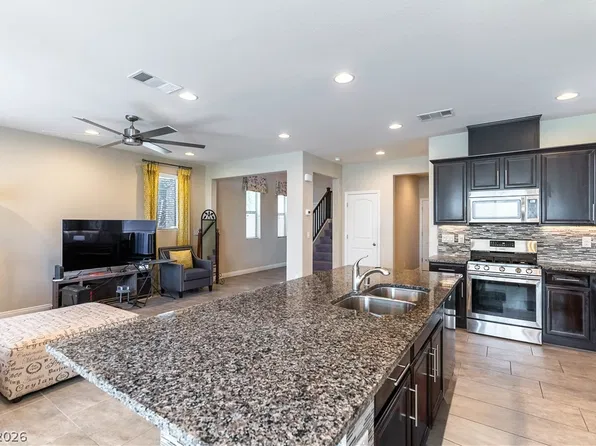 2589 Champagne Topaz Ln, Paradise Town, NV 89120