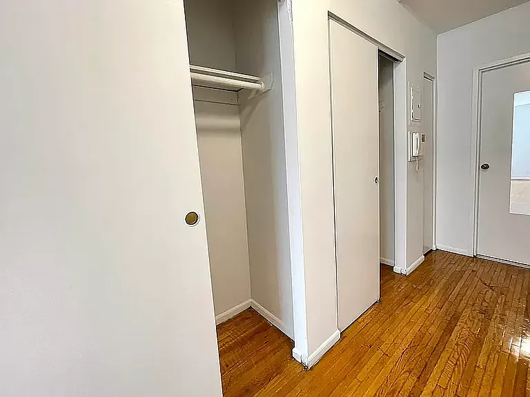 121 E 12th St #3J — Photo 4