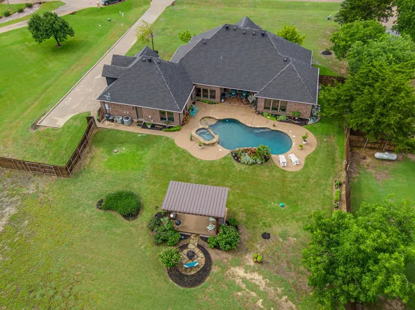3231 McCarver Ct, Midlothian, TX 76065