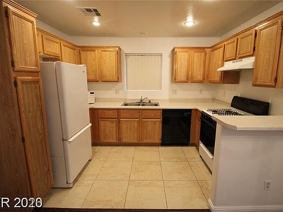 3rd image of 4080 Rocky Beach Dr