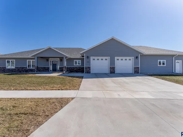 103 14th St, Dell Rapids, SD 57022