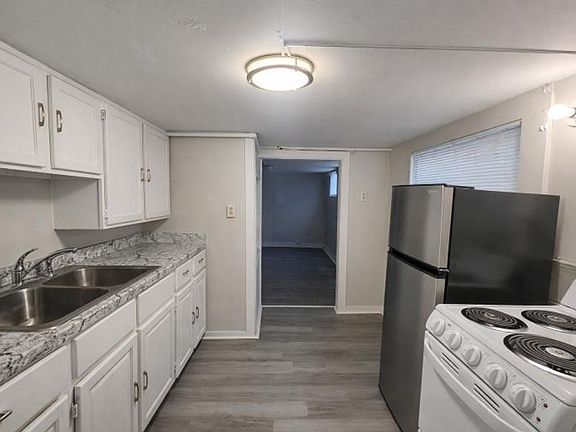 5th image of 823 Cumberland Dr #B