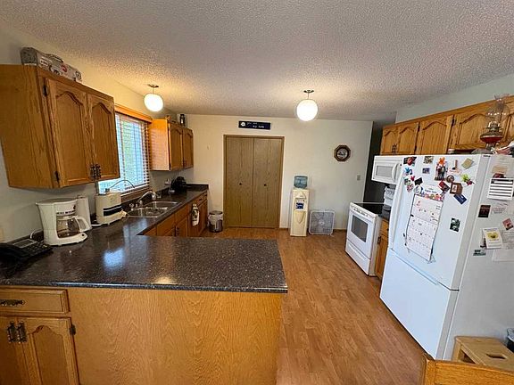 4th image of 10313 W 89th St
