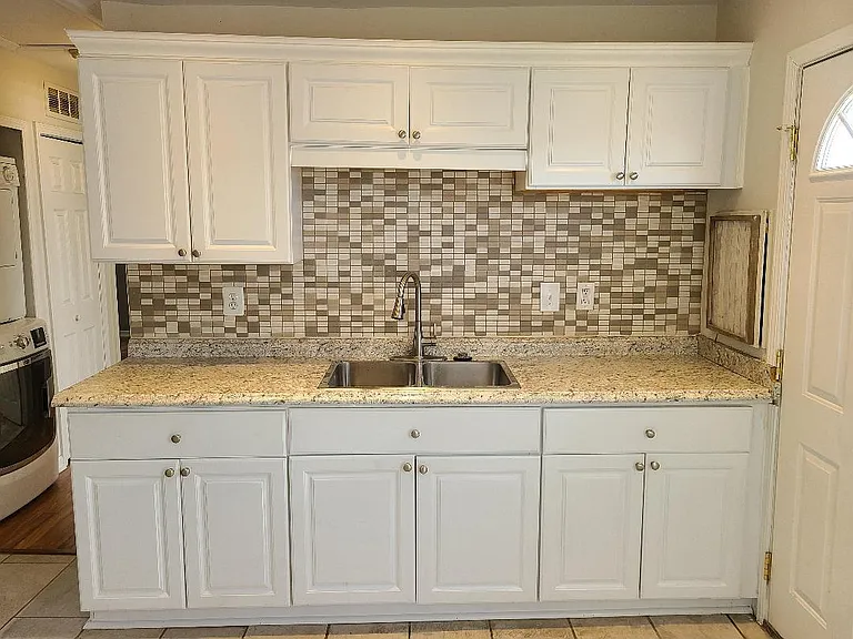 38 E Rowland Ave — Photo 4