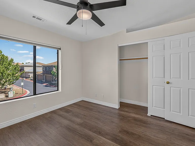 1519 E Payton Way #2 — Photo 5