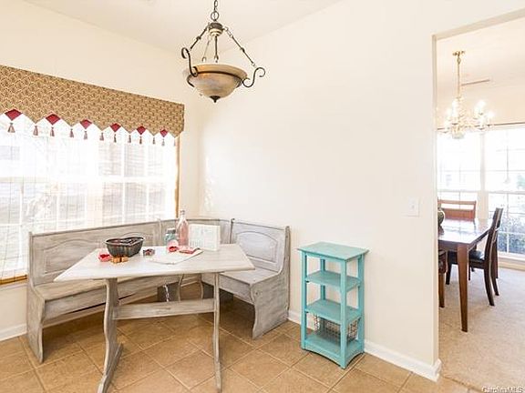 5th image of 1418 Meadow Glen Ln