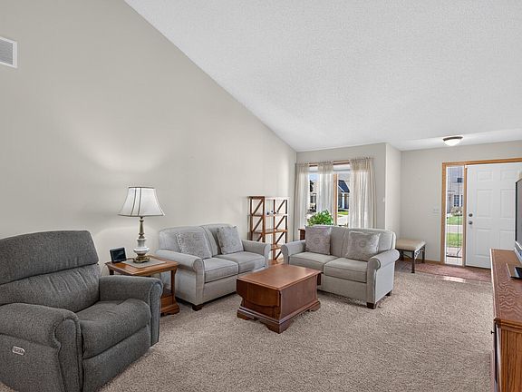 5th image of 13139 Quay St NW