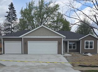 418 Village Ln, Ripon, WI 54971