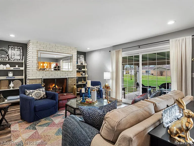 38205 Connaught Dr — Photo 20