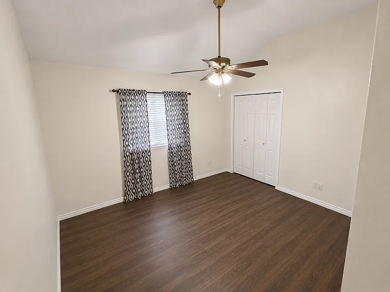 2881 Fenwick St — Photo 13