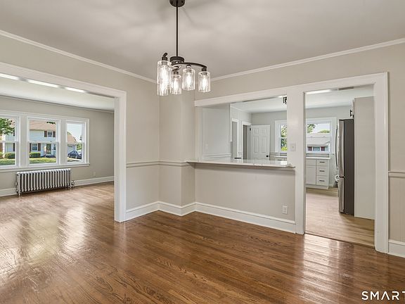5th image of 572 Forbes Street