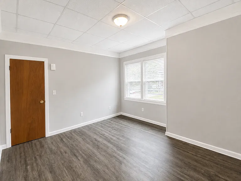 329 Lyon St NE #1 — Photo 2