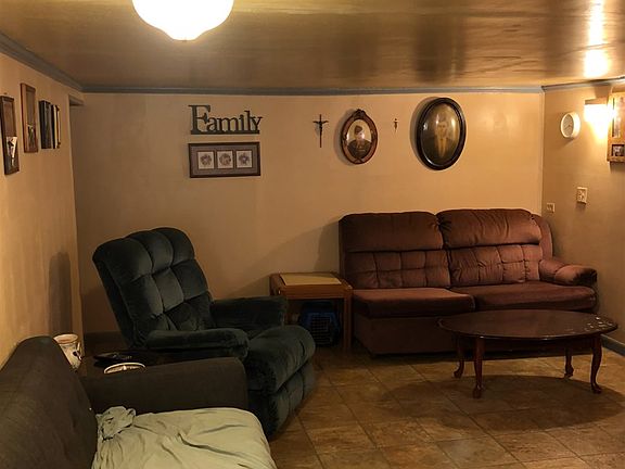 2nd image of 622 Bush St