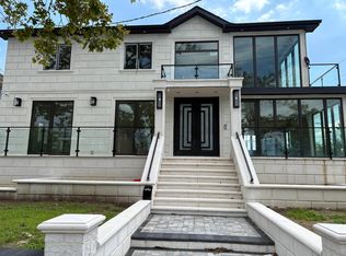 162-53 95th St, Howard Beach, NY 11414