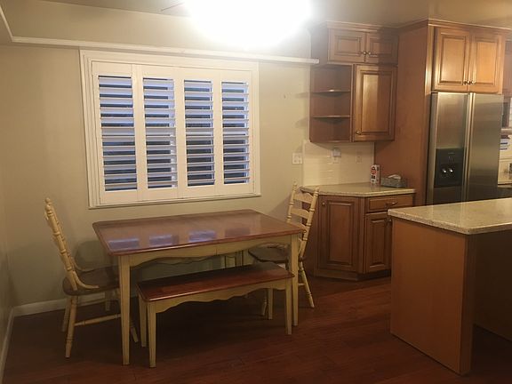 4th image of 842 N Verano Dr