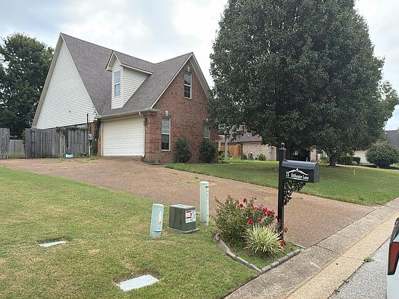 3rd image of 73 Stillwater Ln