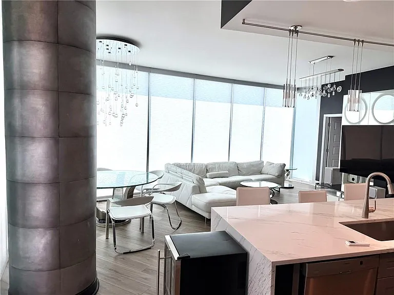 1080 Peachtree St NE #2110 — Photo 31