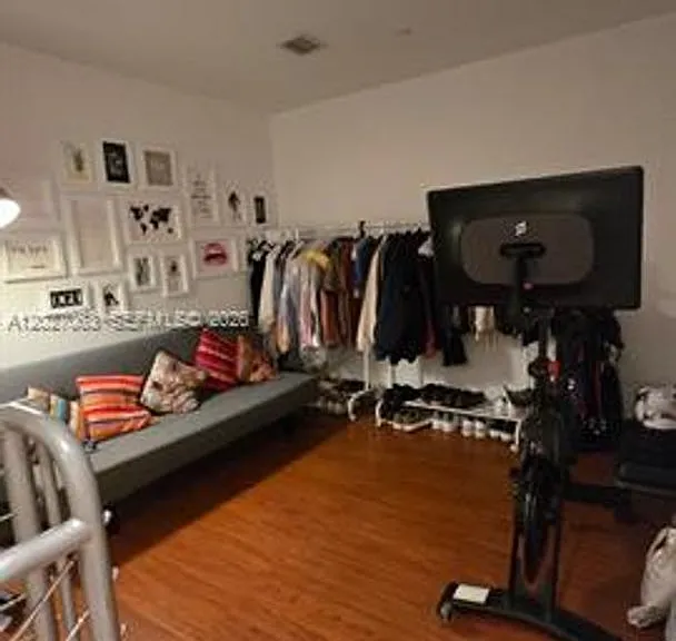 1050 Brickell Ave #816 — Photo 3