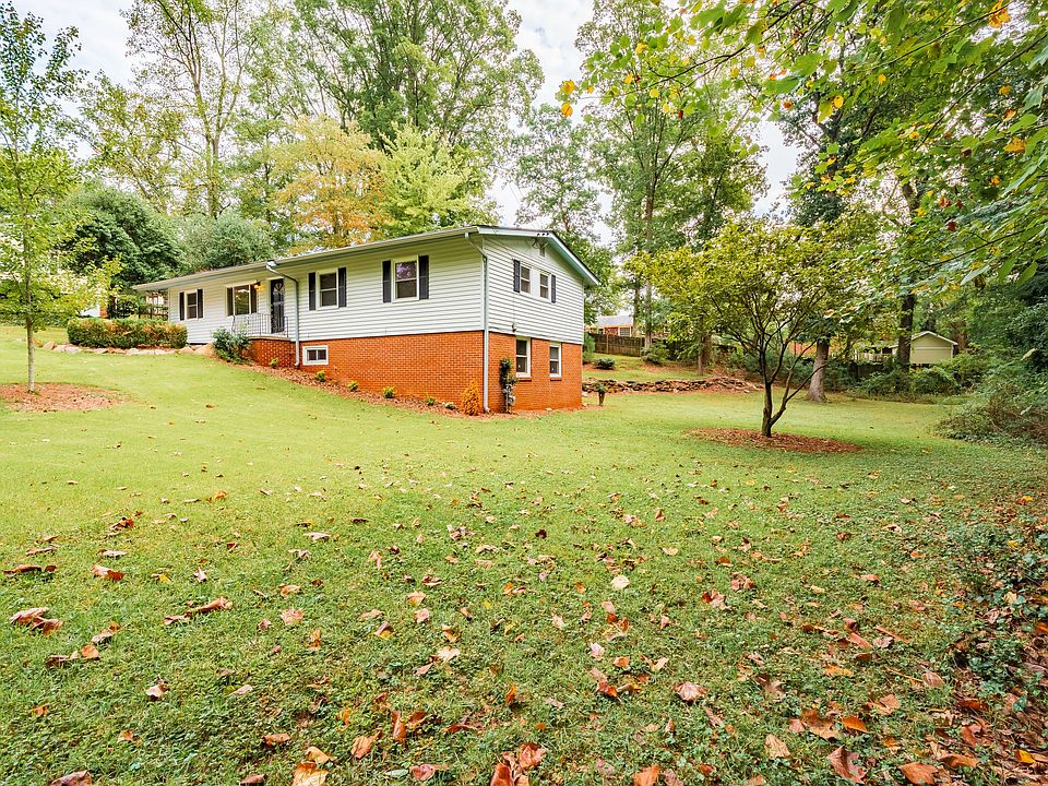 2nd image of 2265 Beech Valley Dr SE