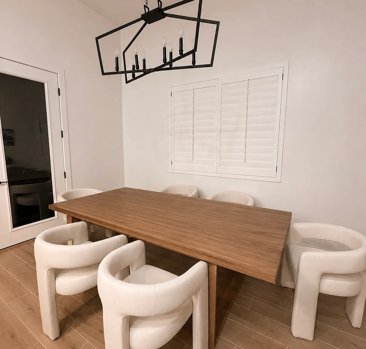 4 bed, 2001 sqft, $3,500 — Photo 2