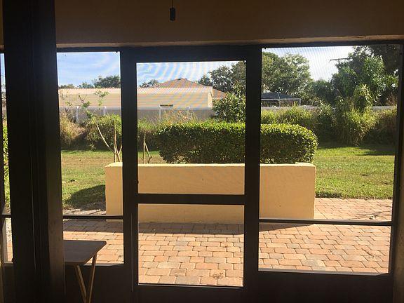 lanai overlooking patio