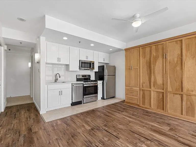 2801 1st Ave #705 — Photo 2