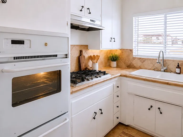 Spacious Beverly Hills 1 Bedroom with Covered Parking at 216 S. Gale Dr Beverly Hills, CA 90211 — Photo 3