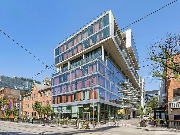 560 King St W #214 — Photo 1